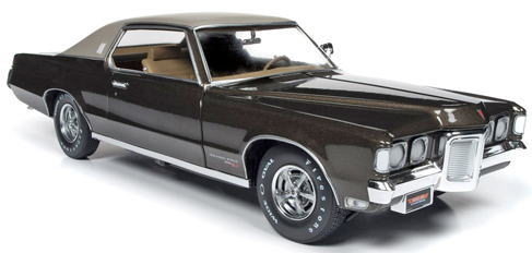ポンティアック グランプリ 1/18 Pontiac Grand Prix SJ