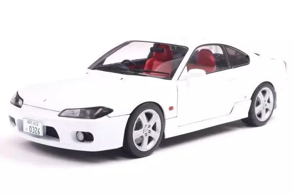 日産 シルビア S15 1/18 Nissan Silvia S15