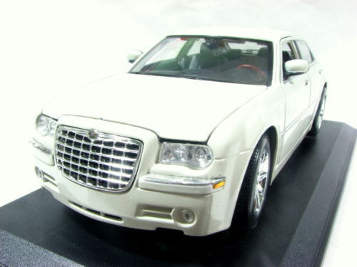 クライスラー ヘミ 1/18 Chrysler 300C Hemi 2005