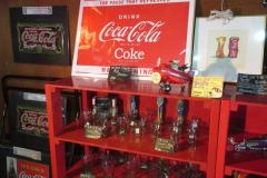 店内に入ると コカコーラグッズが・・・